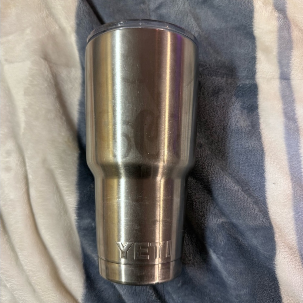 30oz YETI Stainless Steel Tumbler
